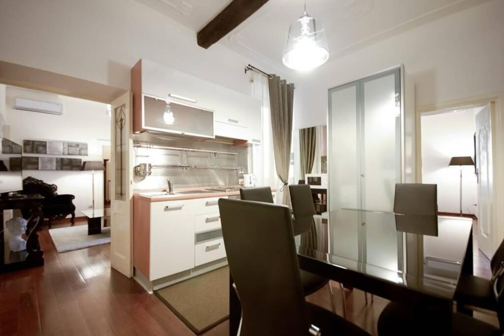 Banchi - Classic Apartment Between Navona And Campo Dei Fiori Rom Eksteriør billede