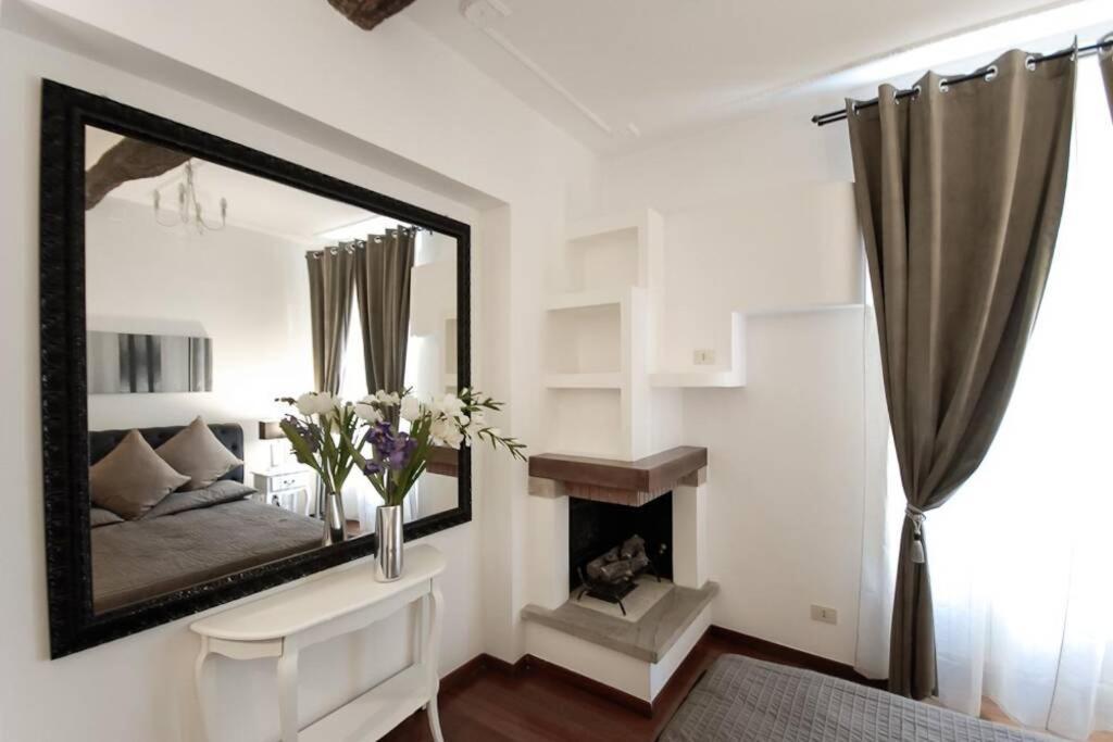 Banchi - Classic Apartment Between Navona And Campo Dei Fiori Rom Eksteriør billede